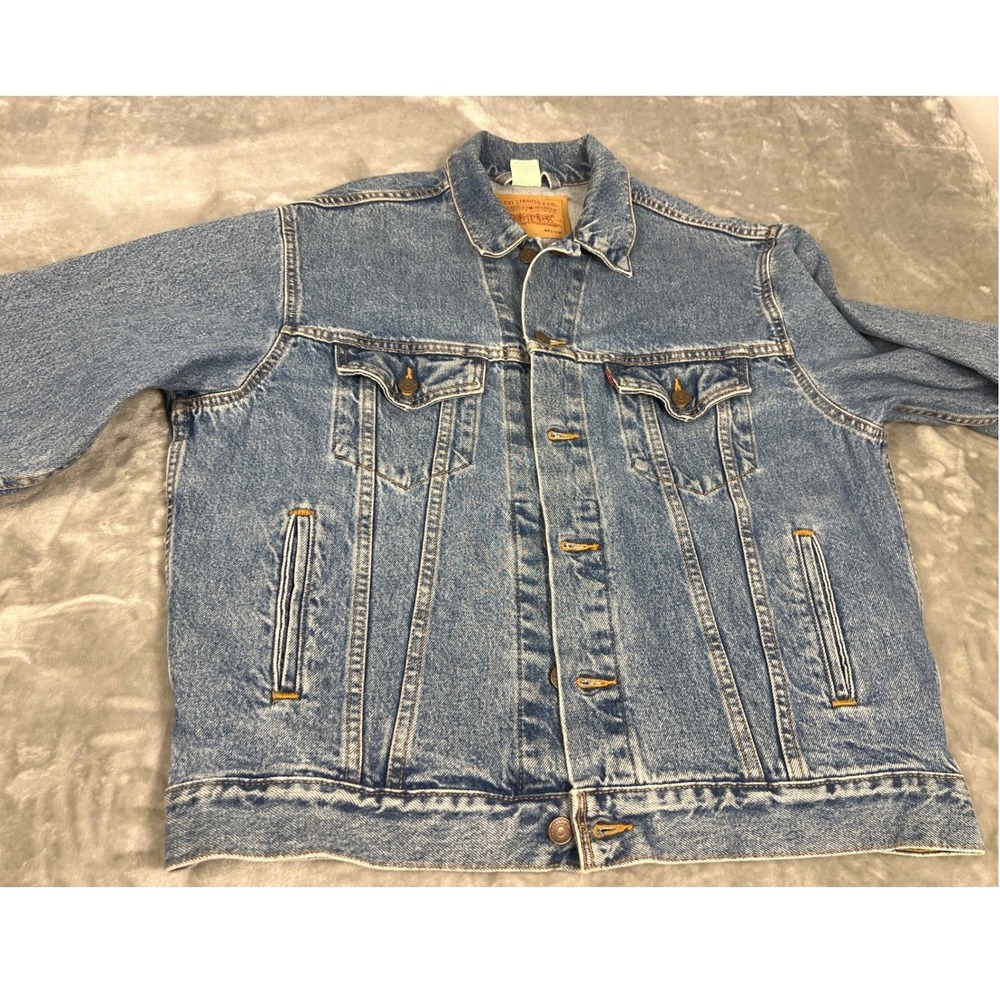 Vintage Levis 70507 0389 Denim Trucker Jacket Medium Wash M 90s Y2K Oversized